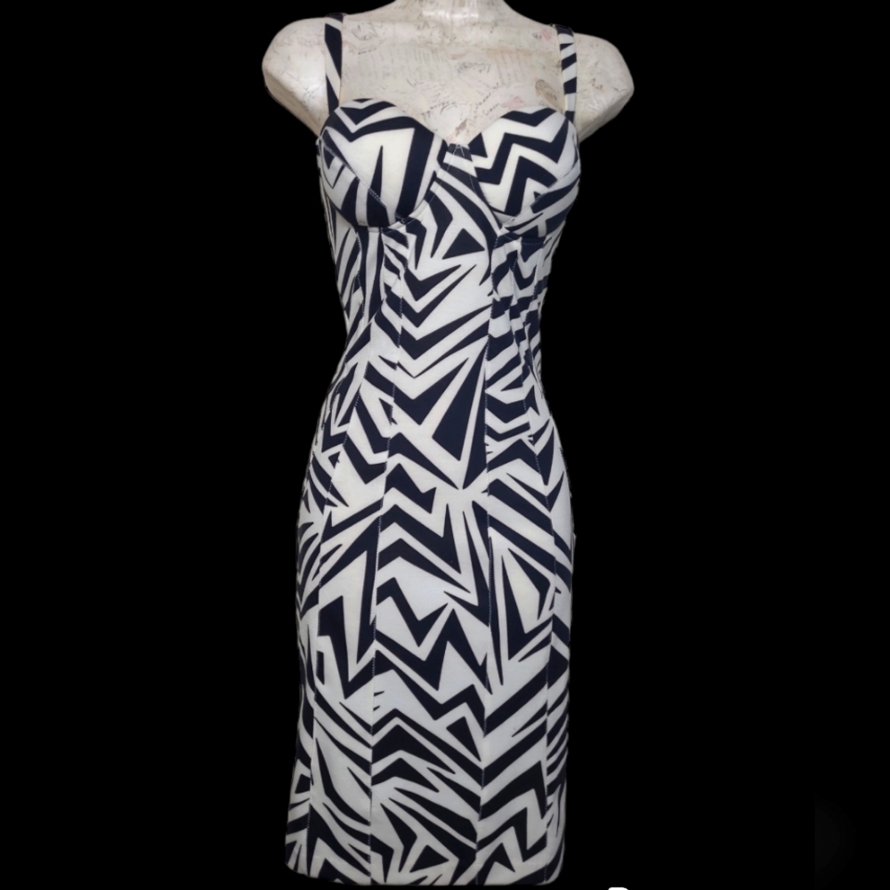 NWT Kardashian Kollection Bodycon Zig zag Tribal Dress Small